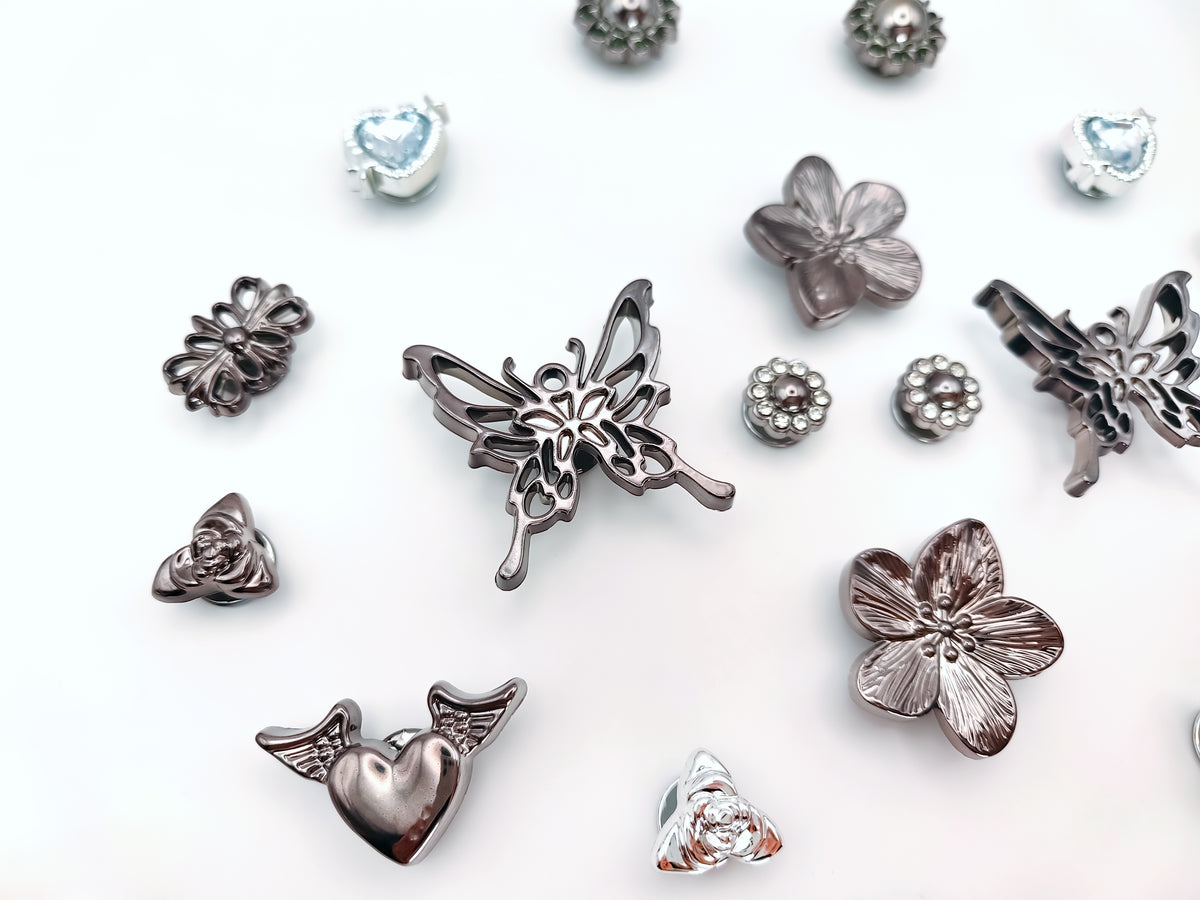 Black & Silver Clog Charm 18pc Set