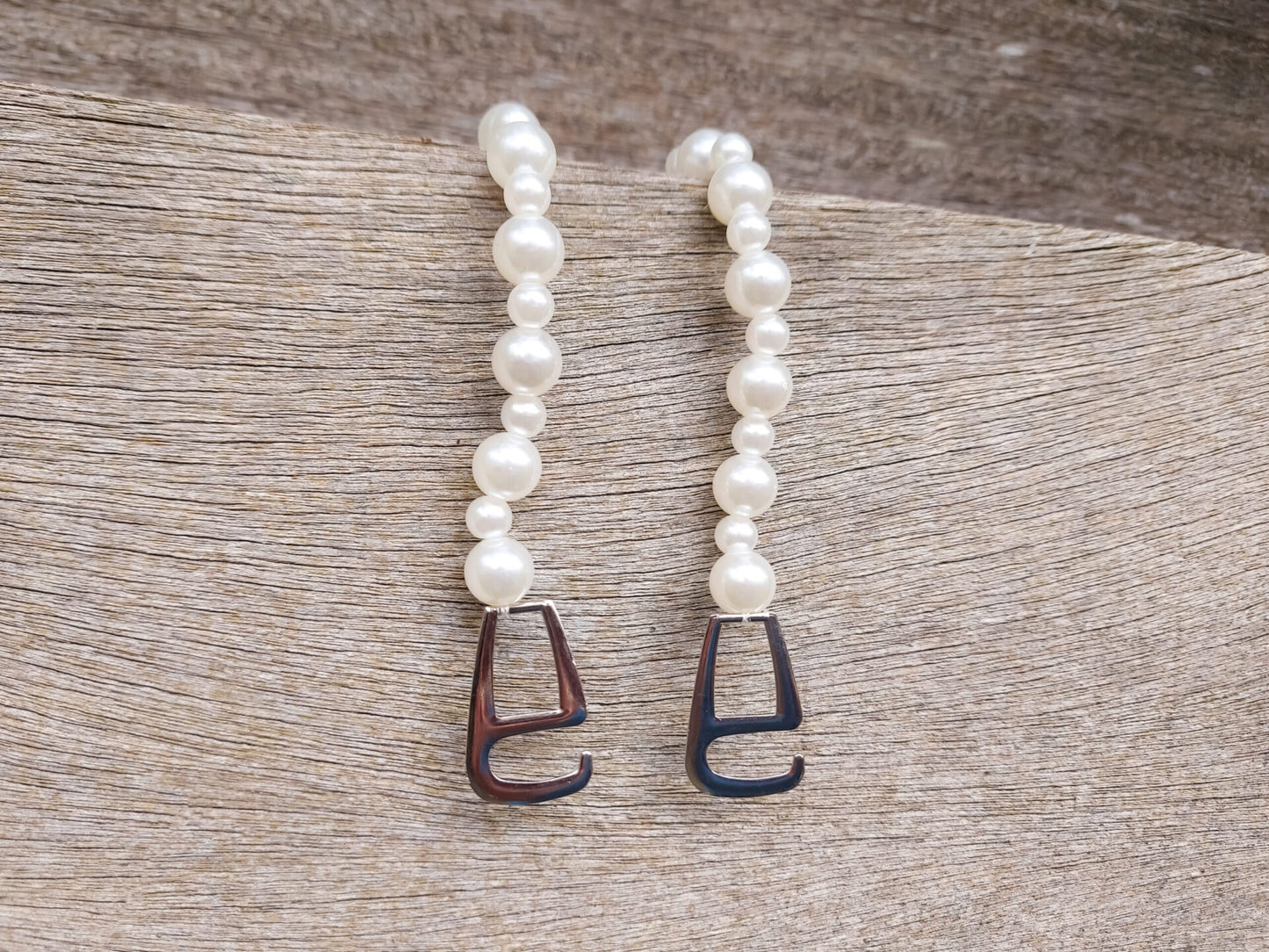 White Faux Pearl Clog Chains 2pc Set