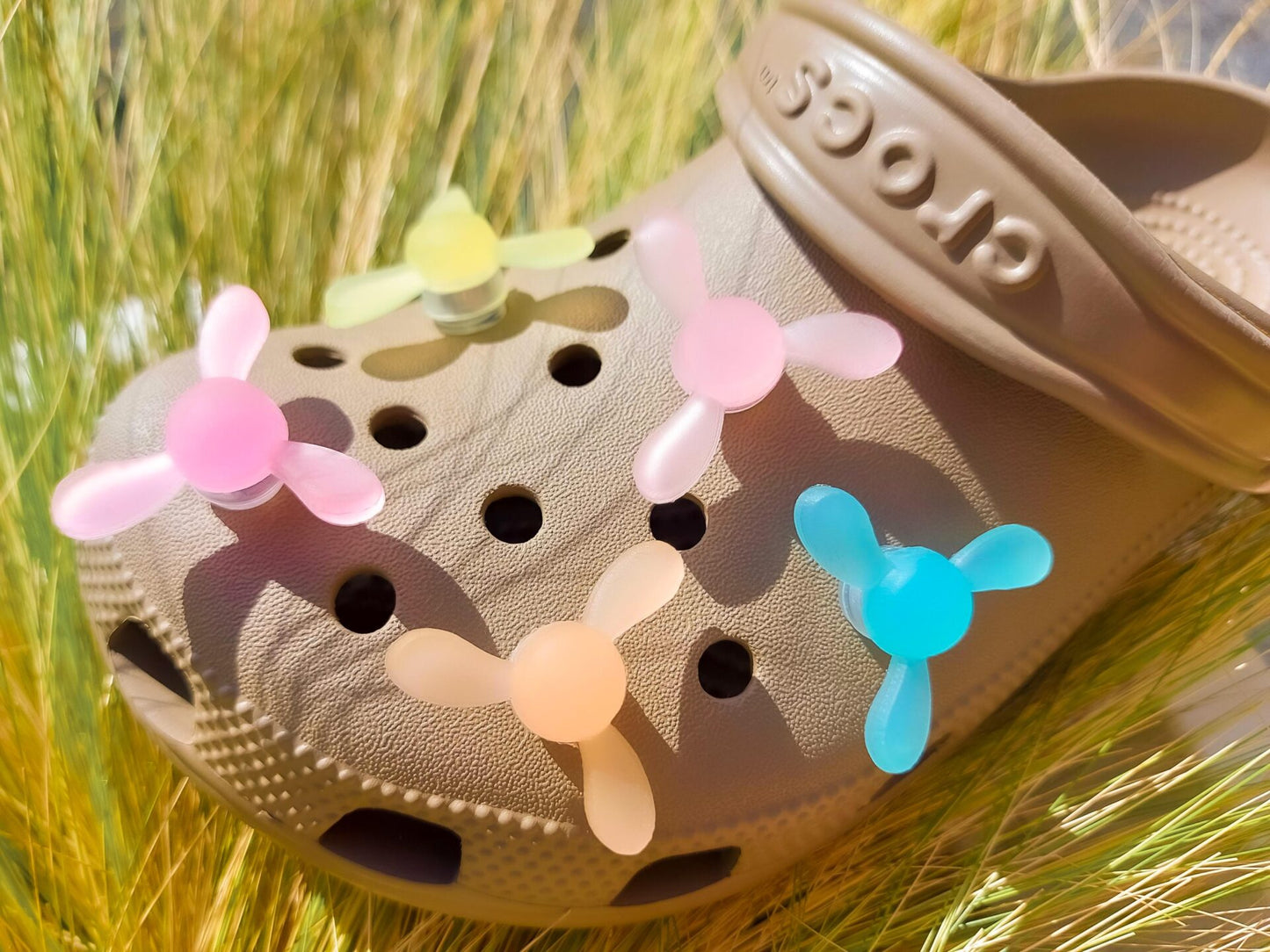 Spinning Windmill Clog Charms